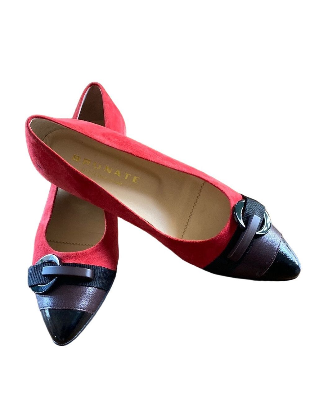 Brunate suede flats